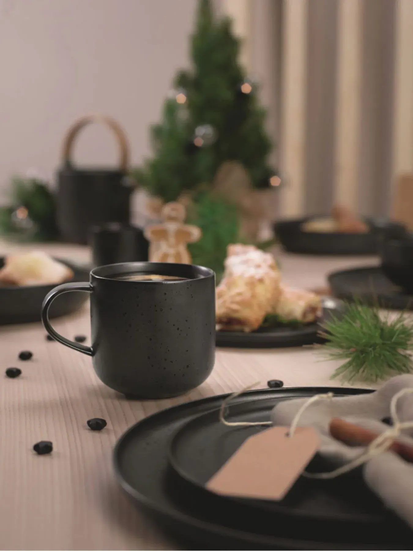 Mug with Handle - Black, Porcelain