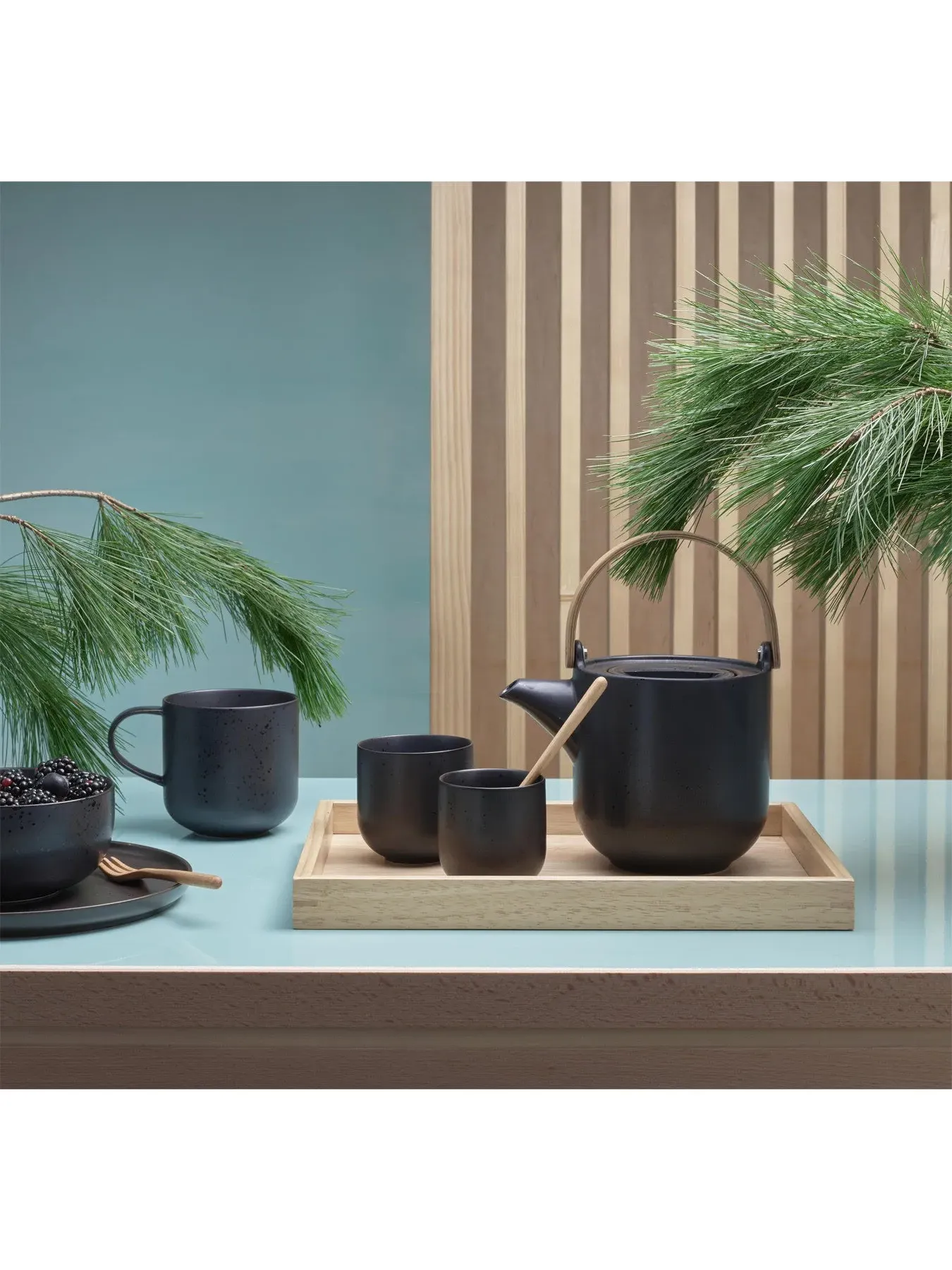 Teapot with Wooden Handle - Black, Porcelain