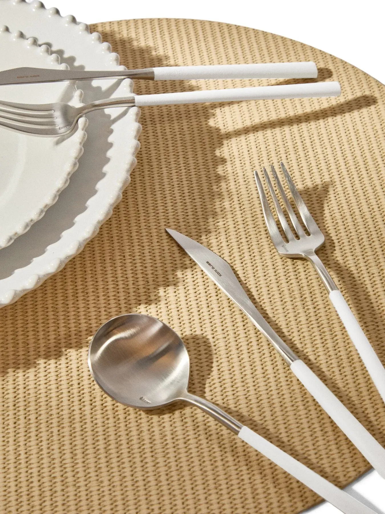 16-Piece Cutlery Set - White, Stainless Steel