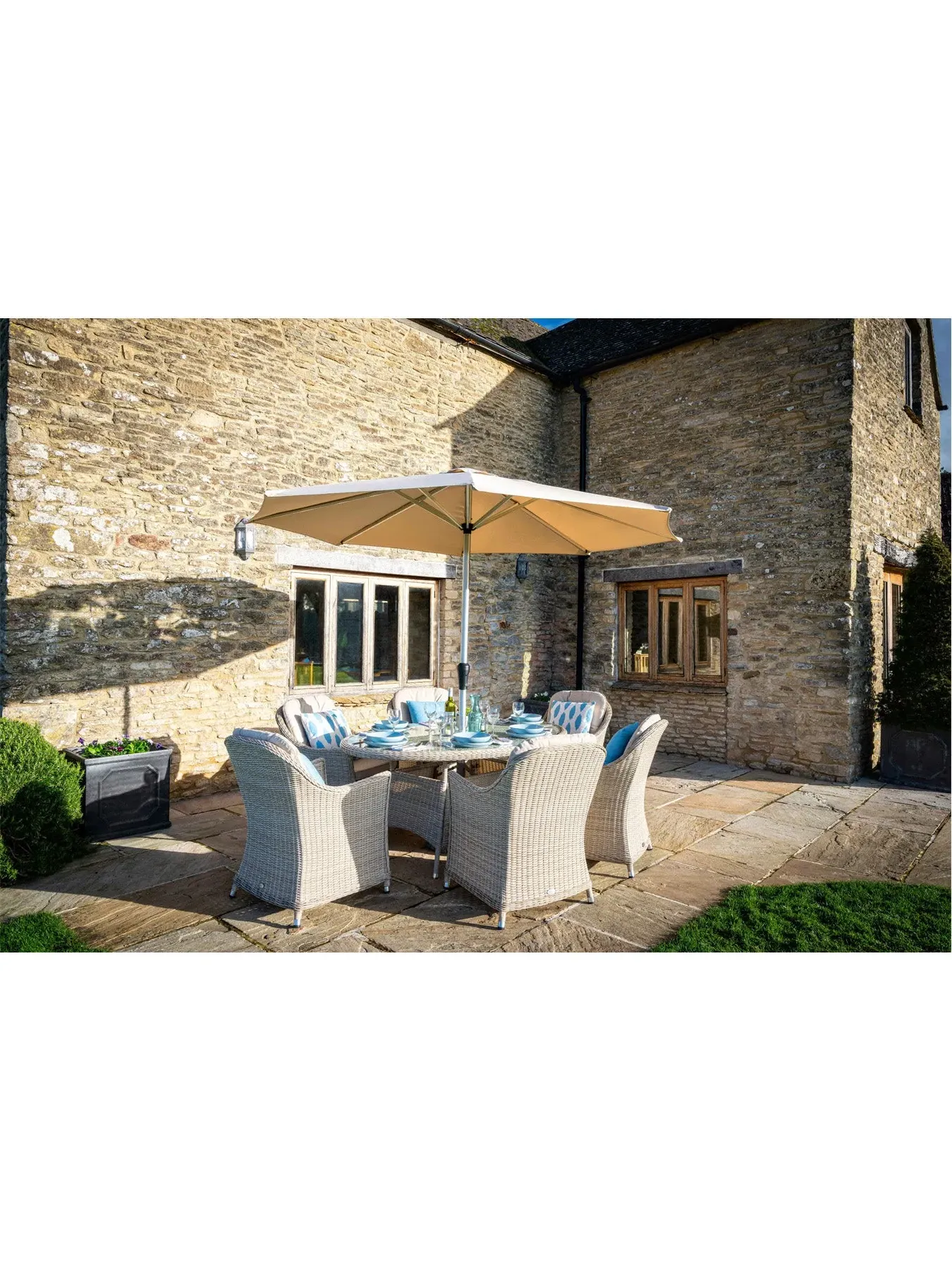 6-Seat Elliptical Dining Set with Parasol - Rattan