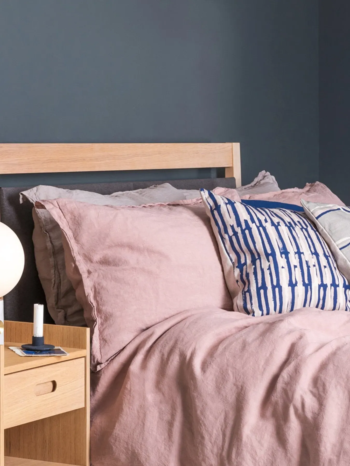 Oxford Pillowcase - Pink, Washed Linen image