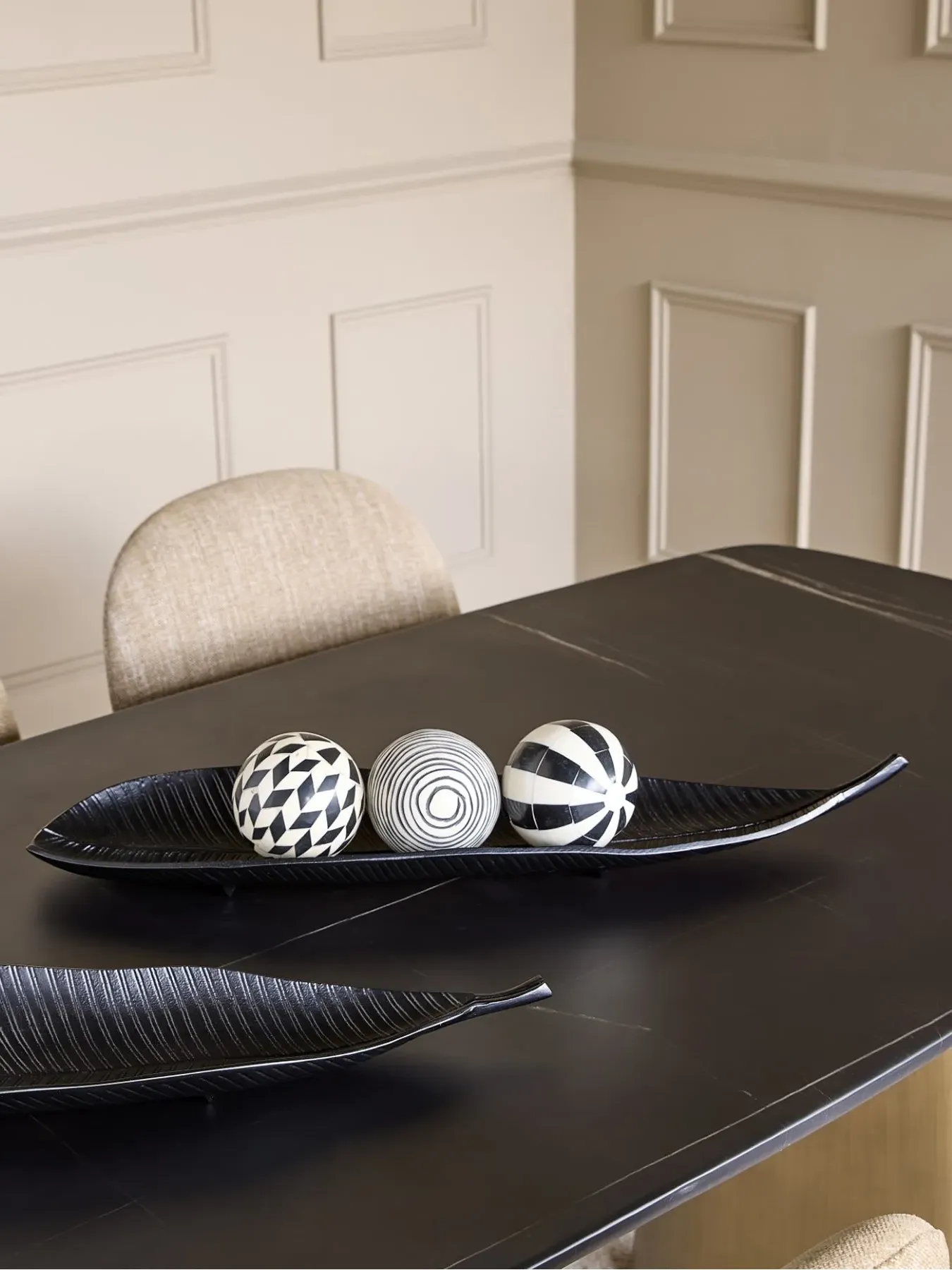 Large Tropical Leaf Dish - Black