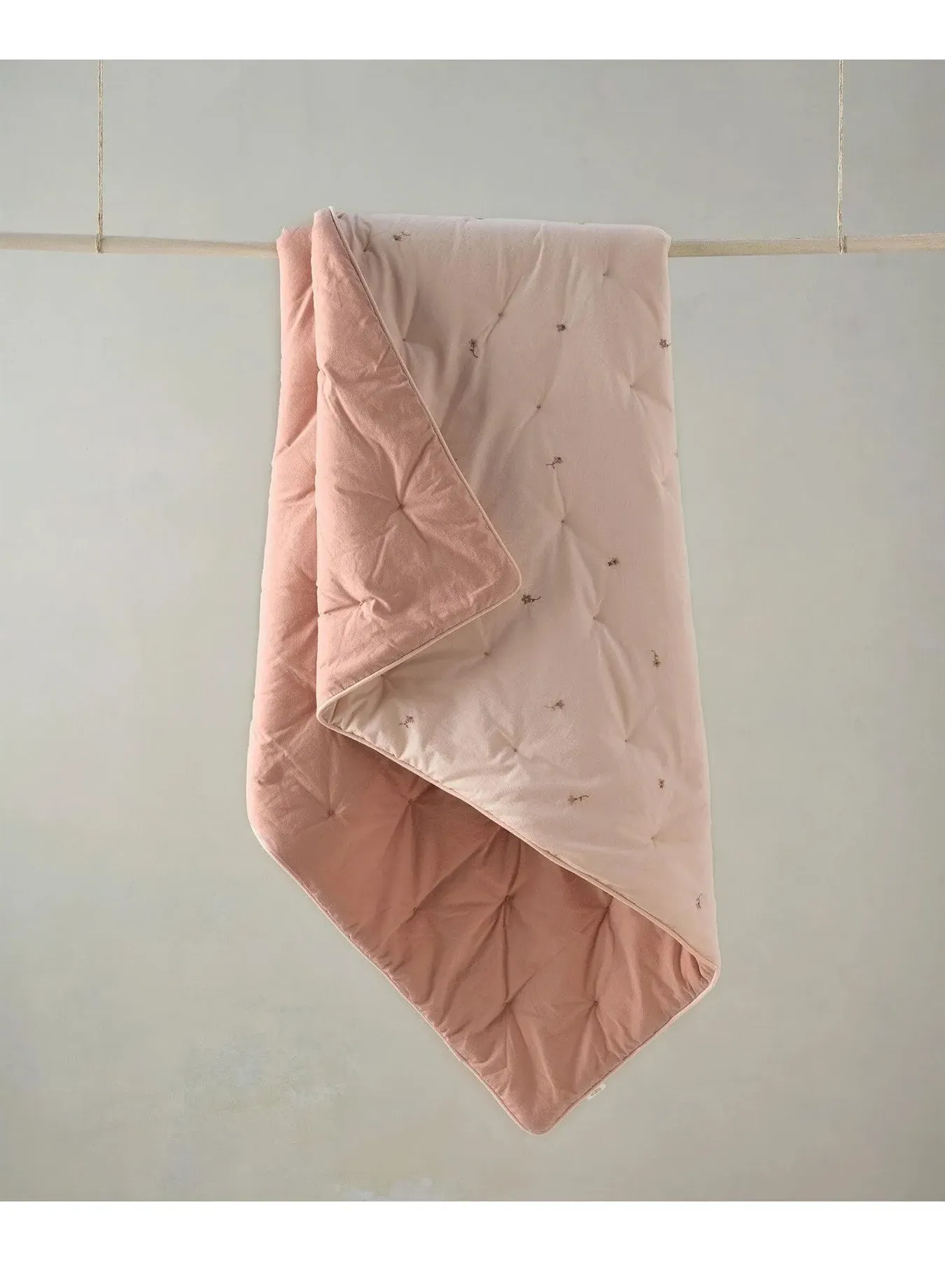 4.0 Tog Quilt with Embroidery - Wildflower, Cotton