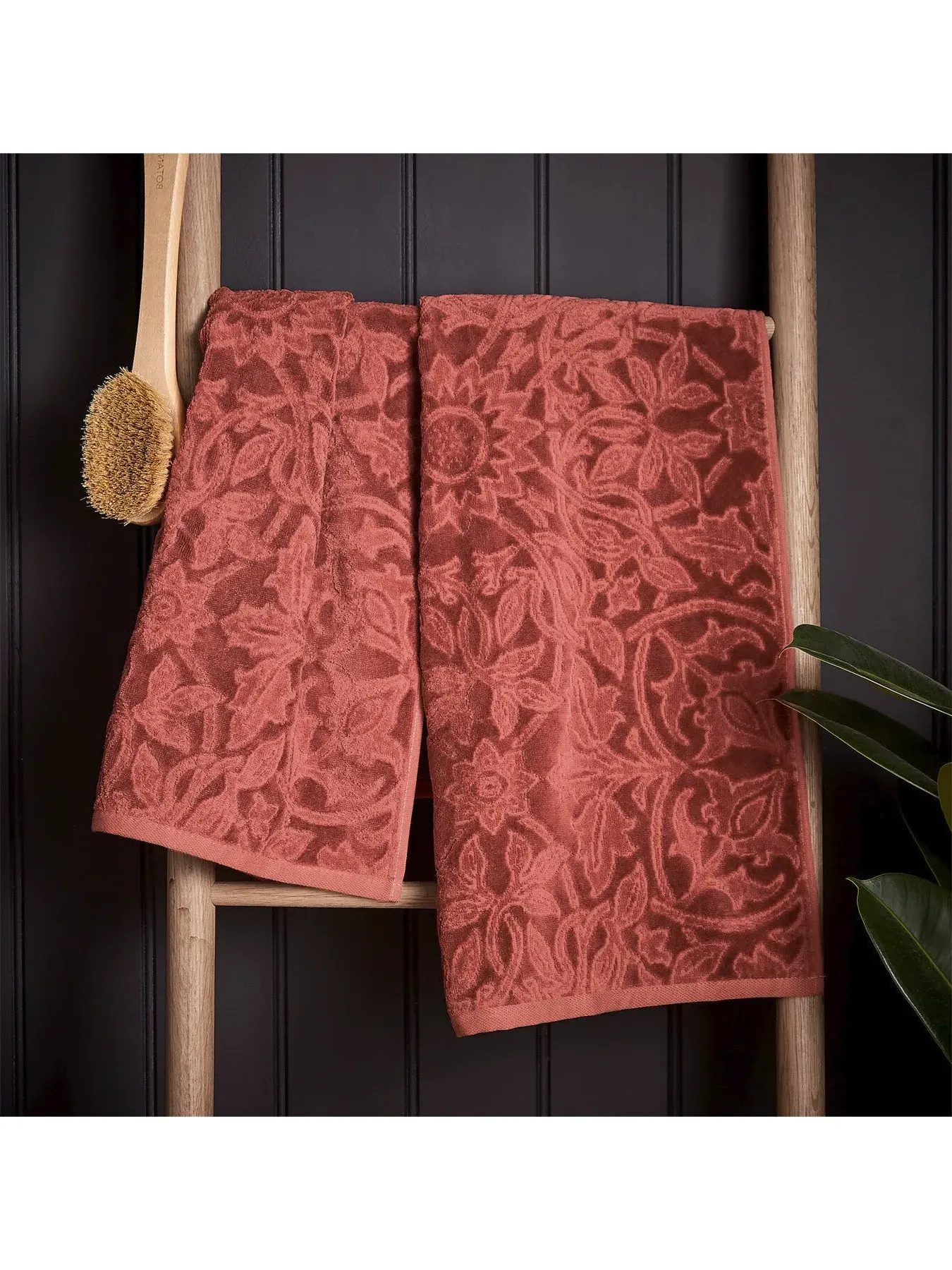 Bath Towel with Floral Pattern - Red, Cotton