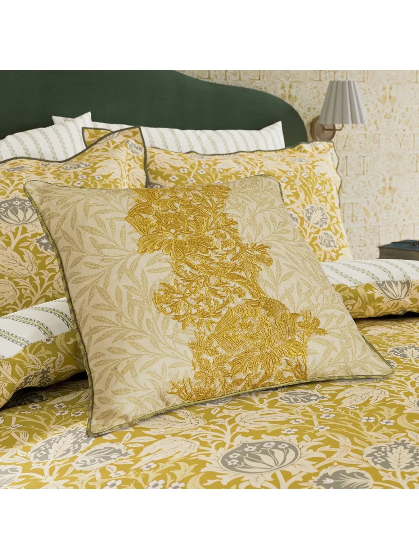Square Cushion with Floral Print - Sunflower