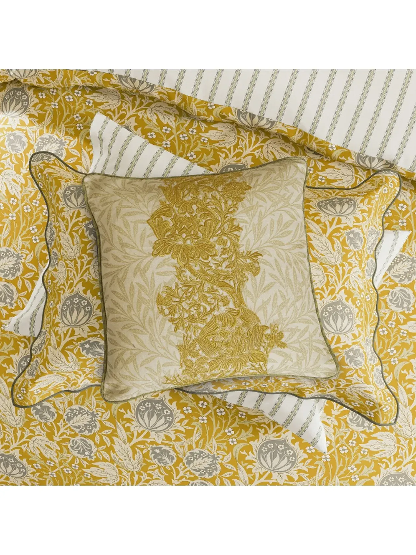 Square Cushion with Floral Print - Sunflower