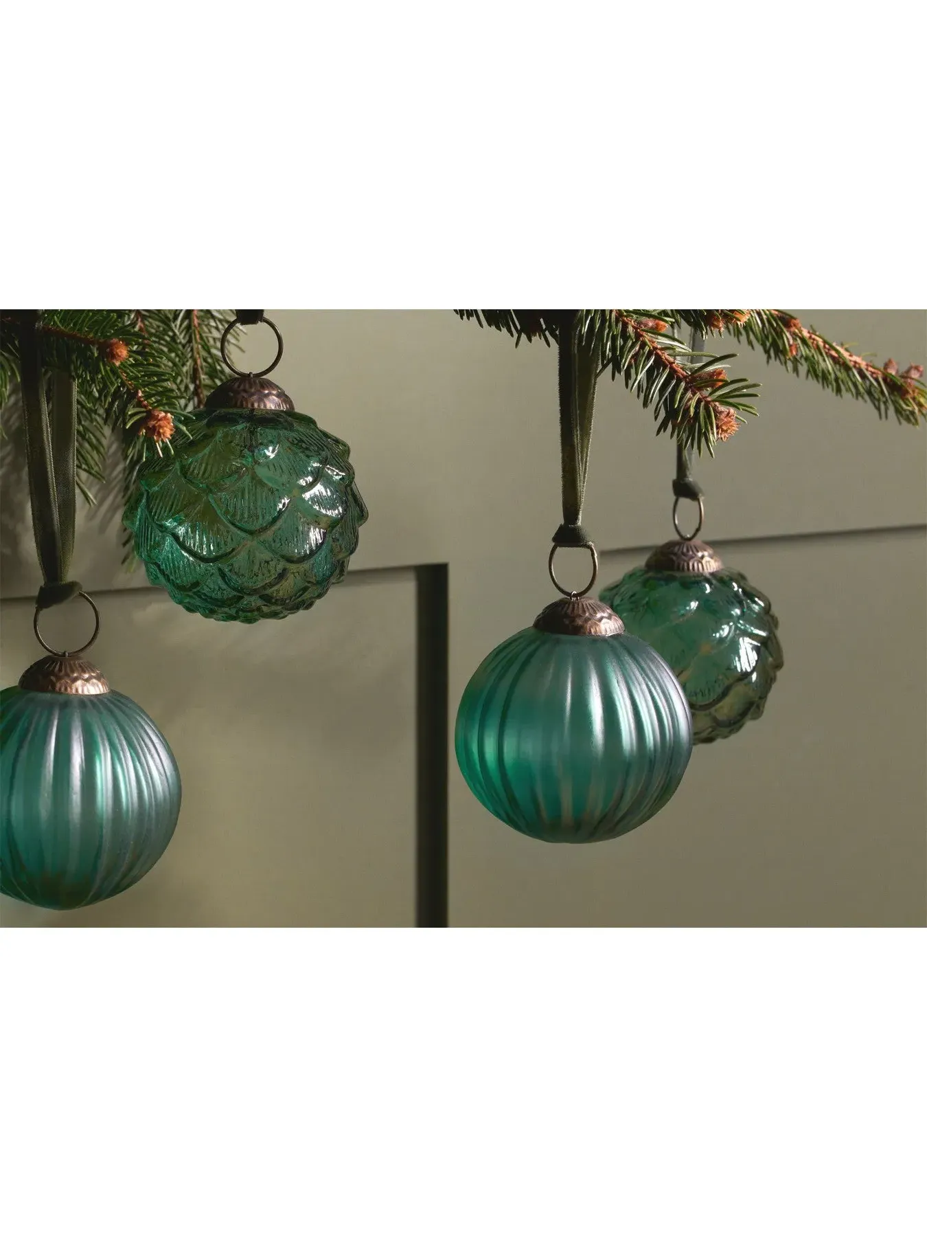 Christmas Baubles Set of 4 - Green, Glass