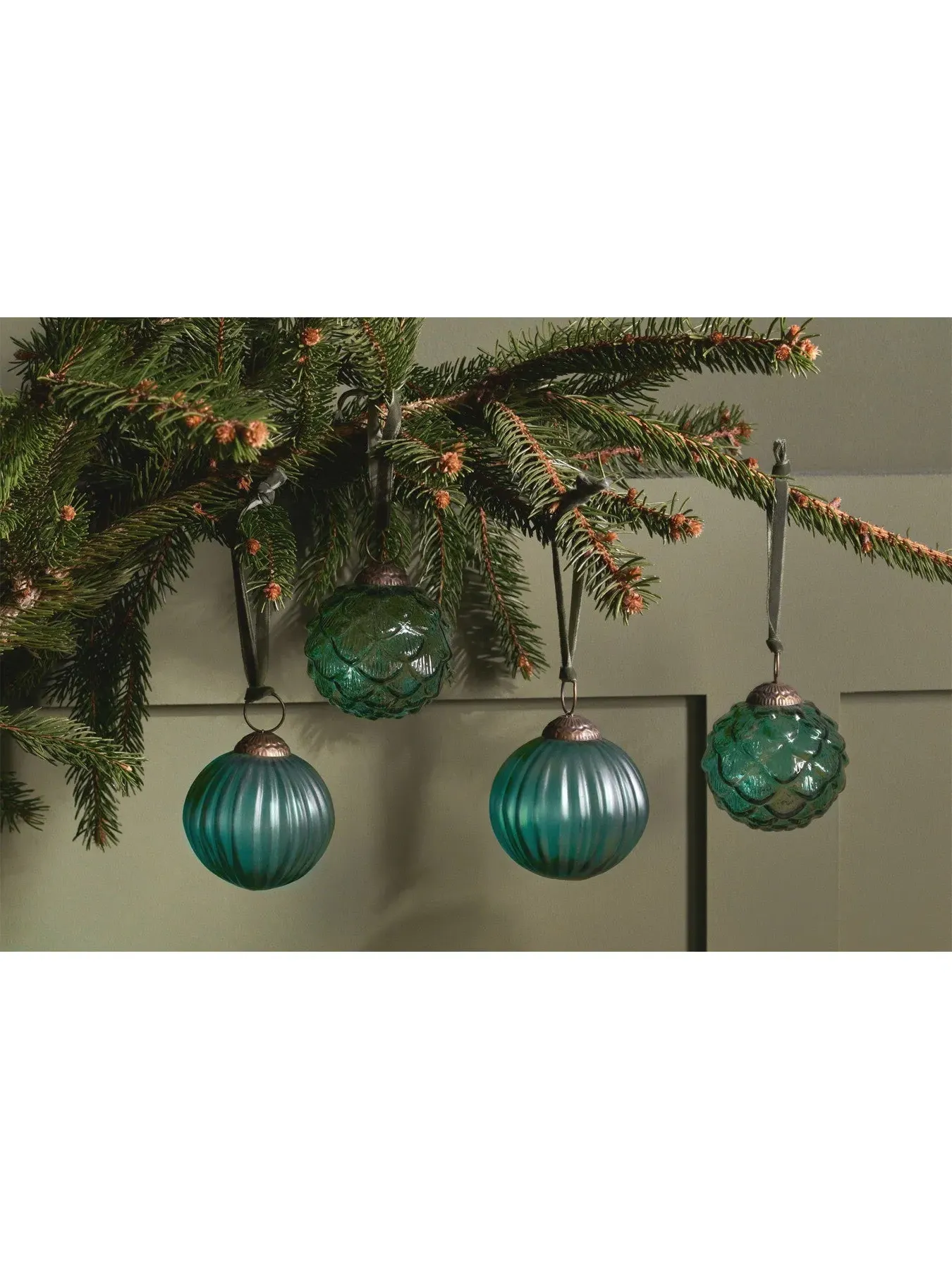 Christmas Baubles Set of 4 - Green, Glass