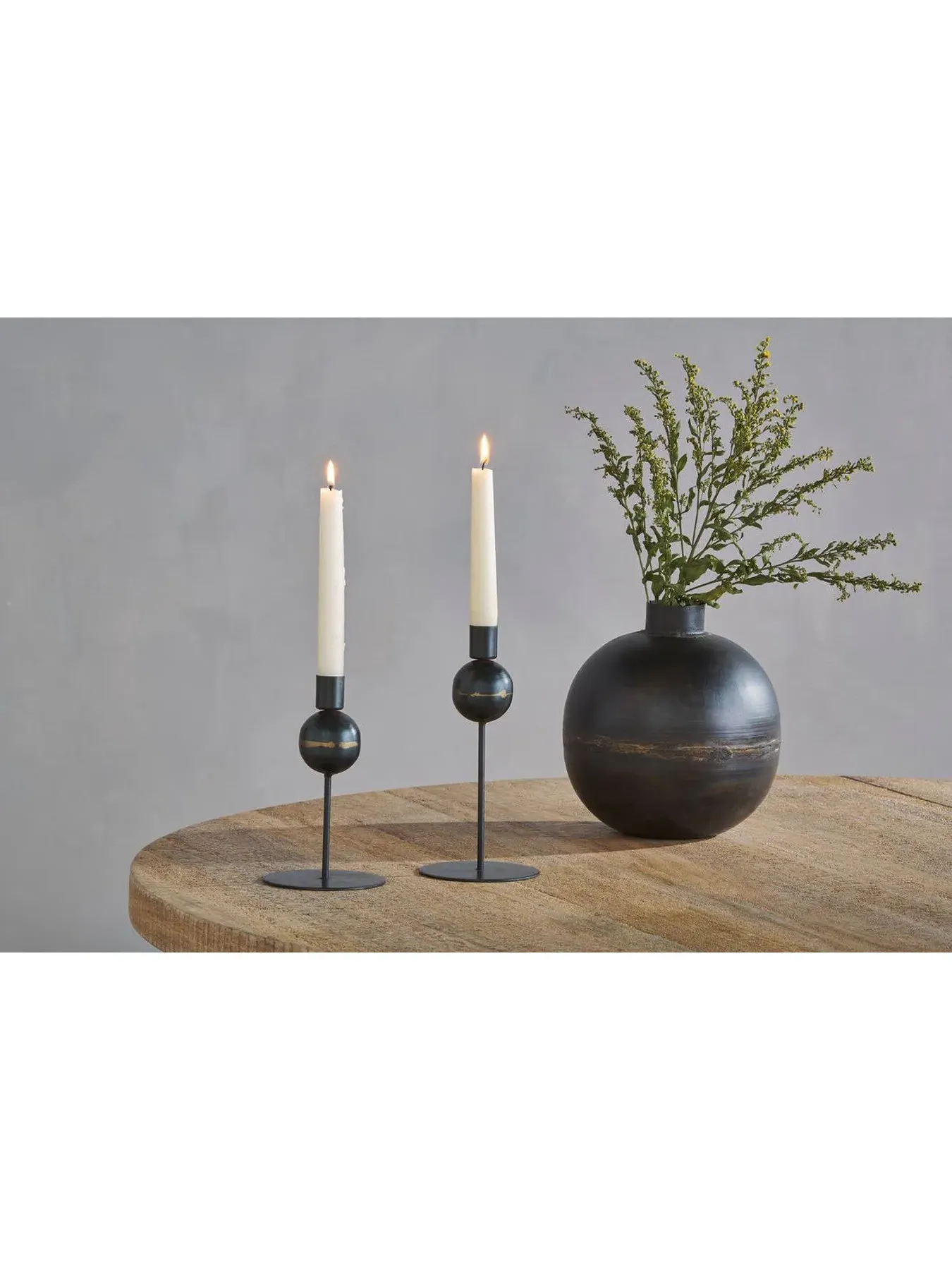 Round Vase with Recycled Design - Black, Iron