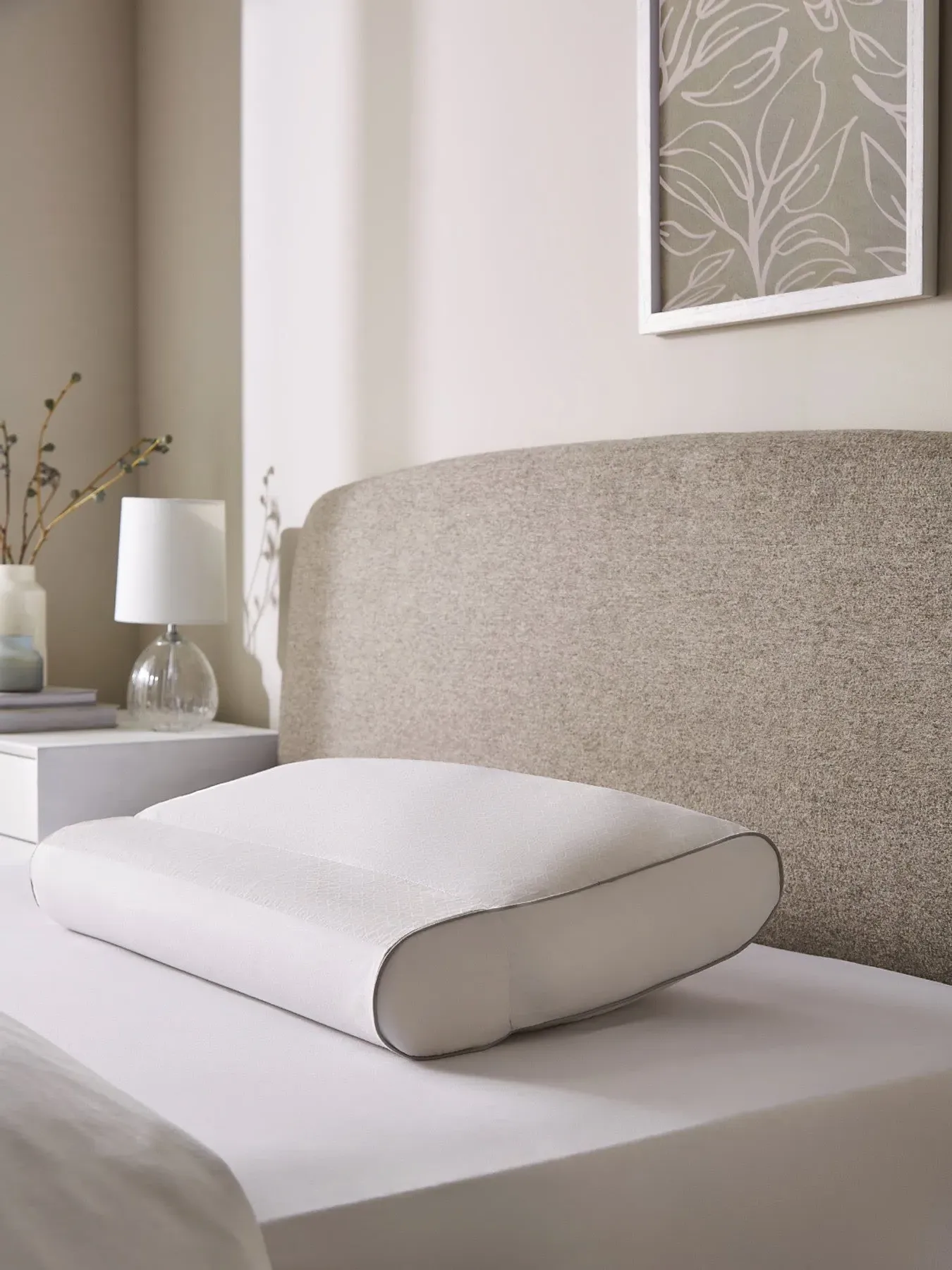 Memory Foam Pillow with Cooling - White