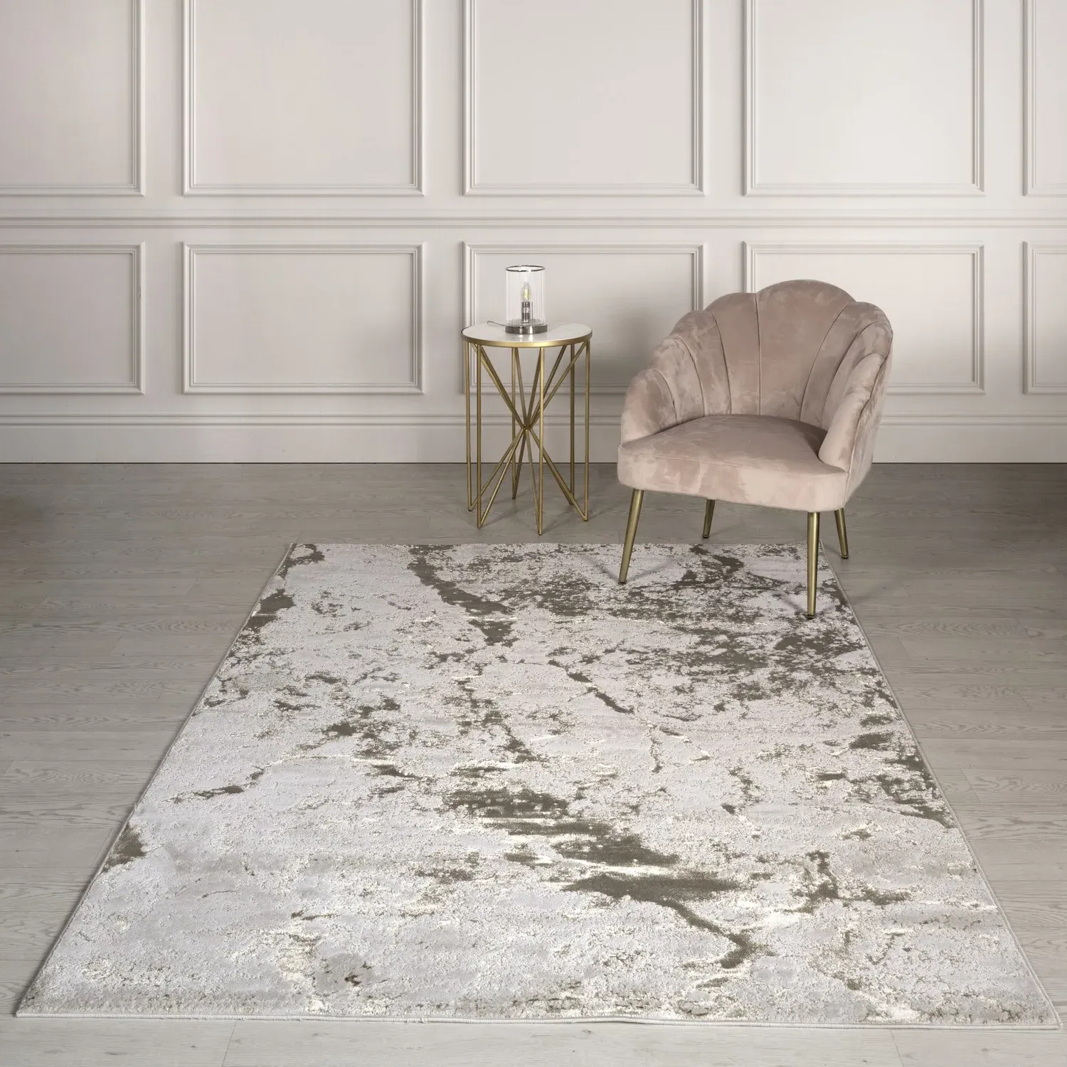 Medium Area Rug with Abstract Pattern - Beige