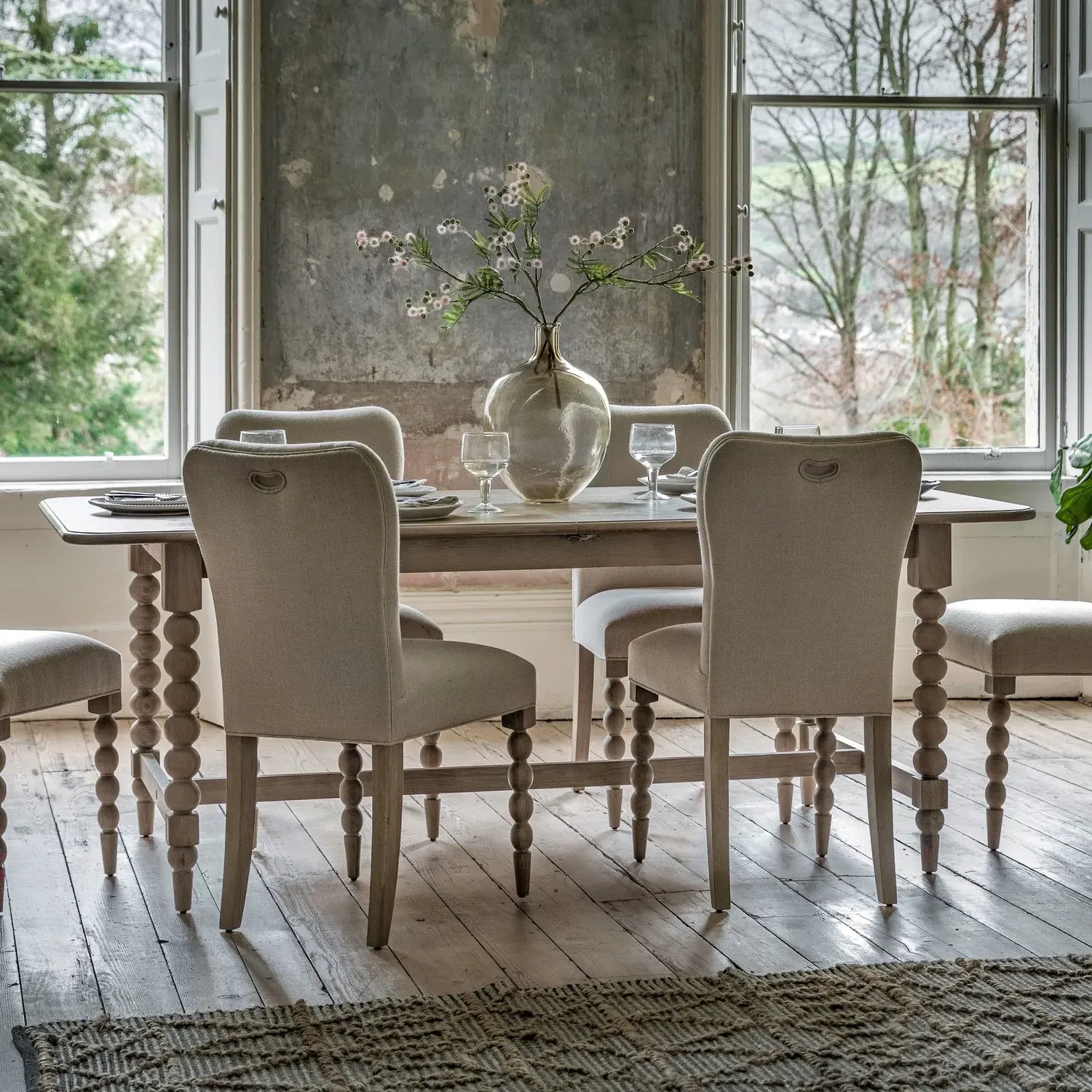 Large Extendable Dining Table - Brown, Oak