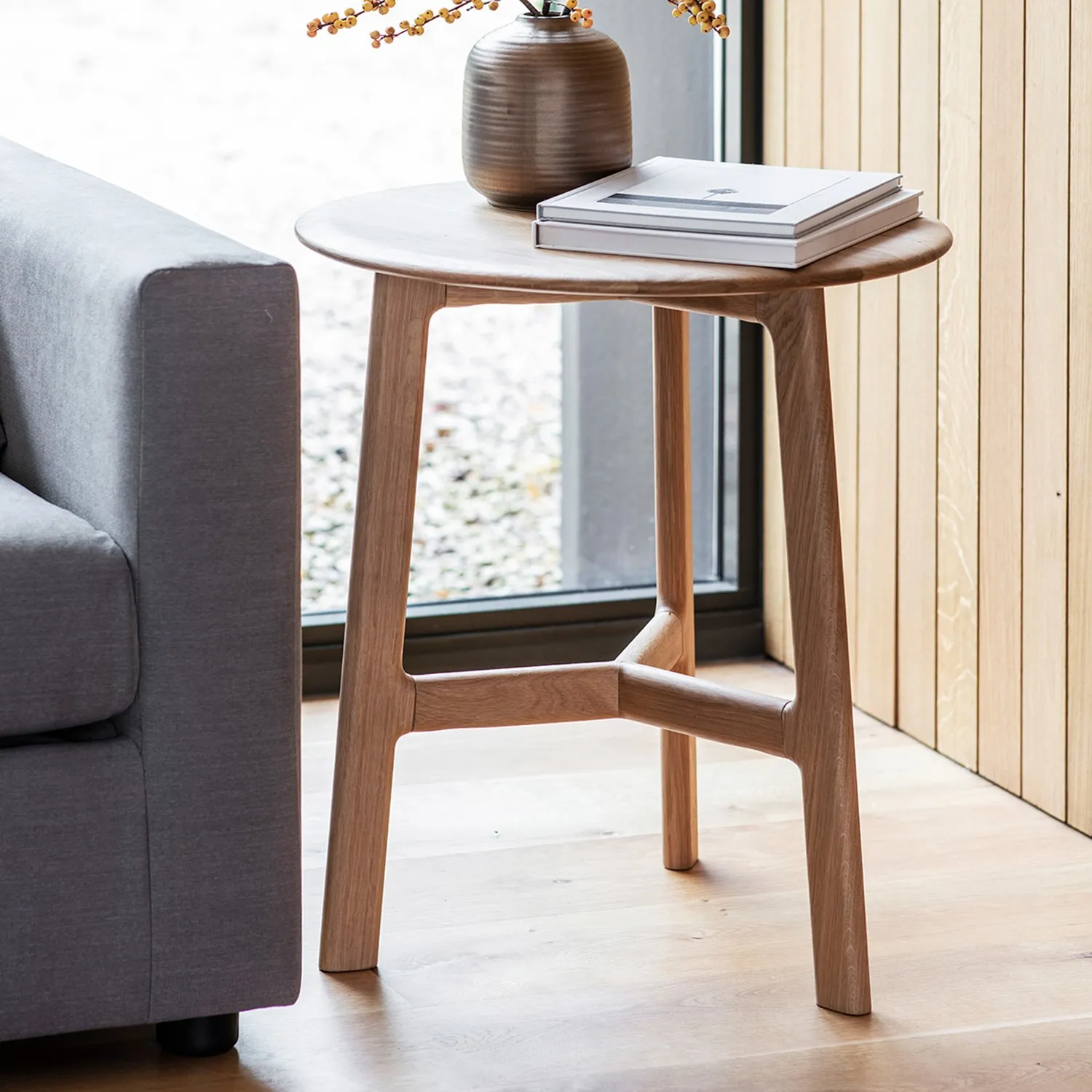 Round Side Table - Brown, Oak image