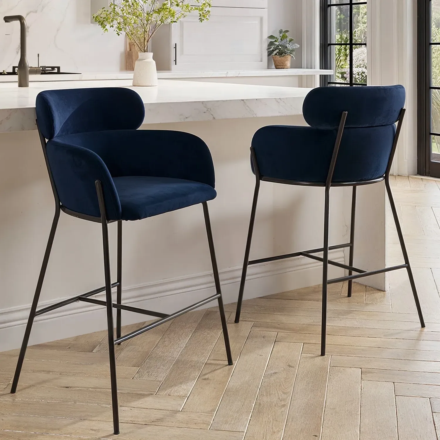 Set of 2 Curved Kitchen Stools - Navy, Velvet image