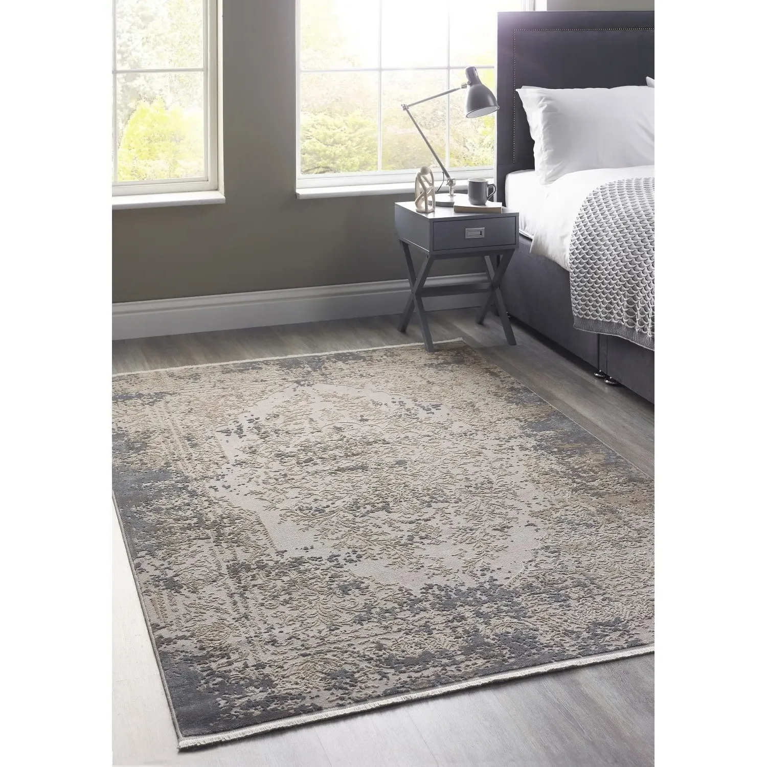Medallion Area Rug with Fringe - Grey, Polypropylene