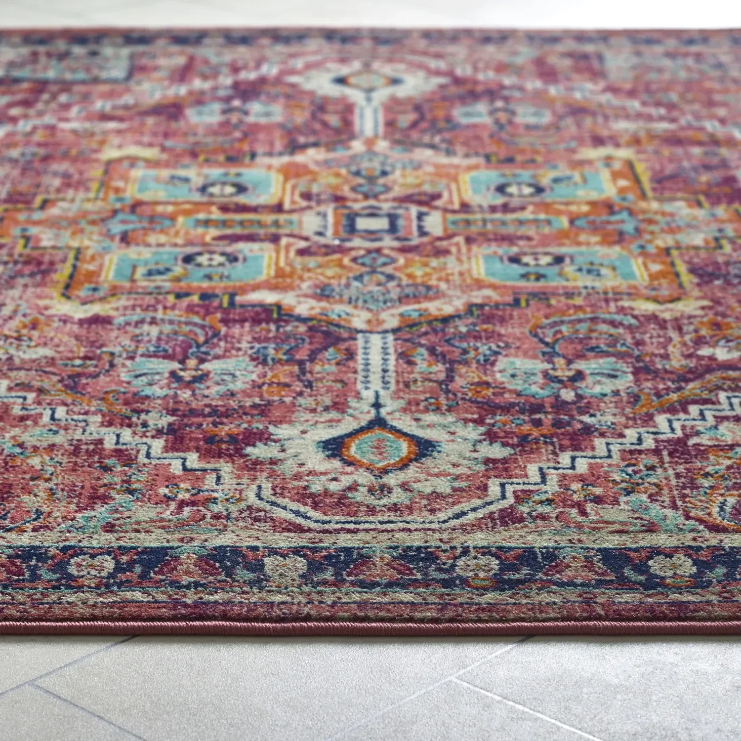 Persian Style Rug - Pink, Polypropylene