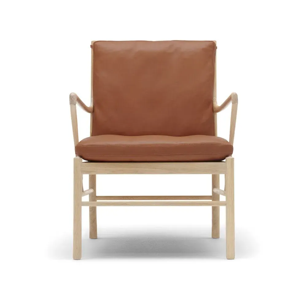 Colonial Armchair with Curved Arms - Brown