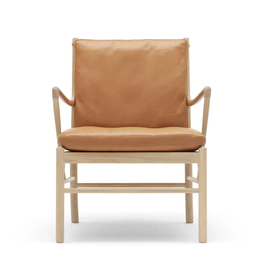 Colonial Armchair with Curved Arms - Oak