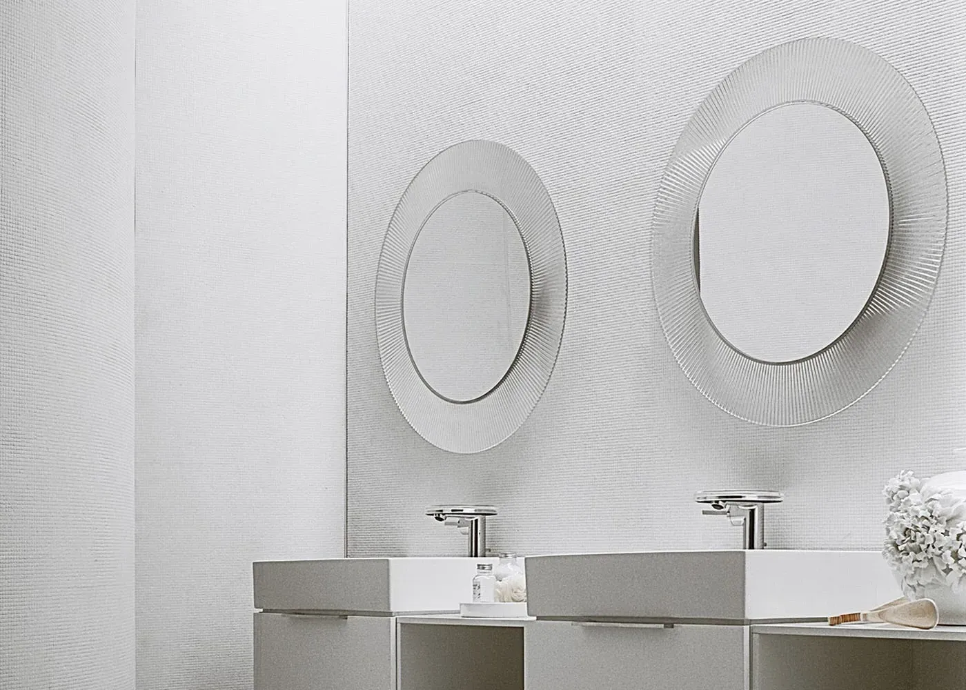 Round Wall Mirror with Pleated Frame - Chrome