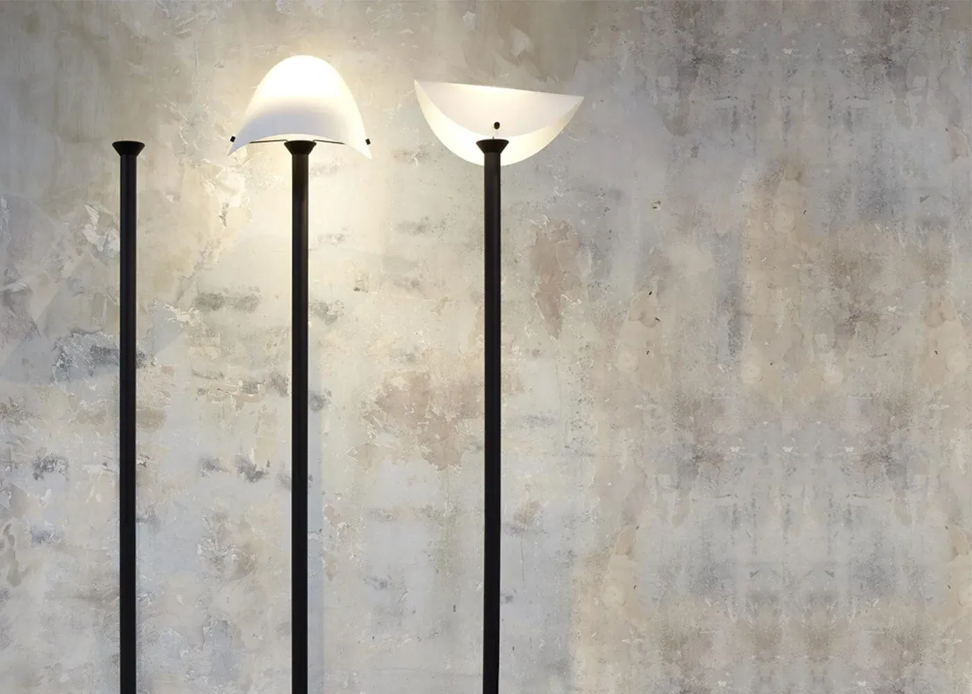 Courrier Floor Lamp - Black