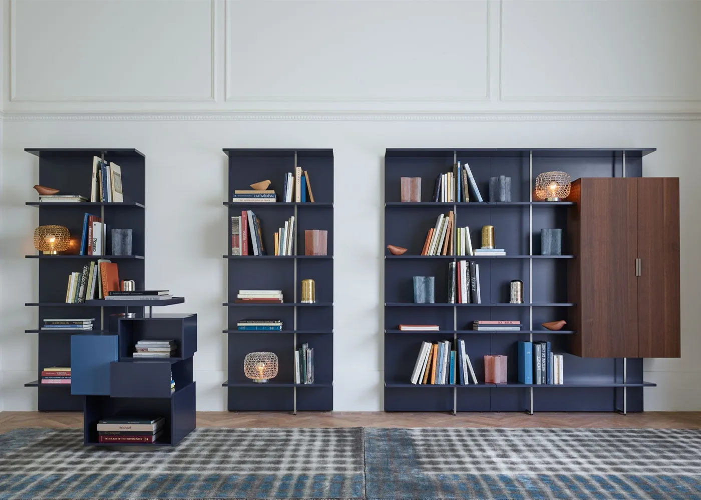 Shelving Unit with Display Shelves - Black, Lacquer