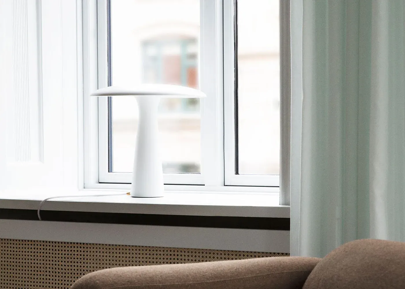 Table Lamp with Shelter Design - White