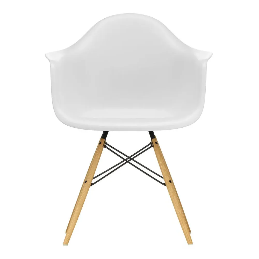 DAW Armchair with Maple Base - Cotton White, Polypropylene