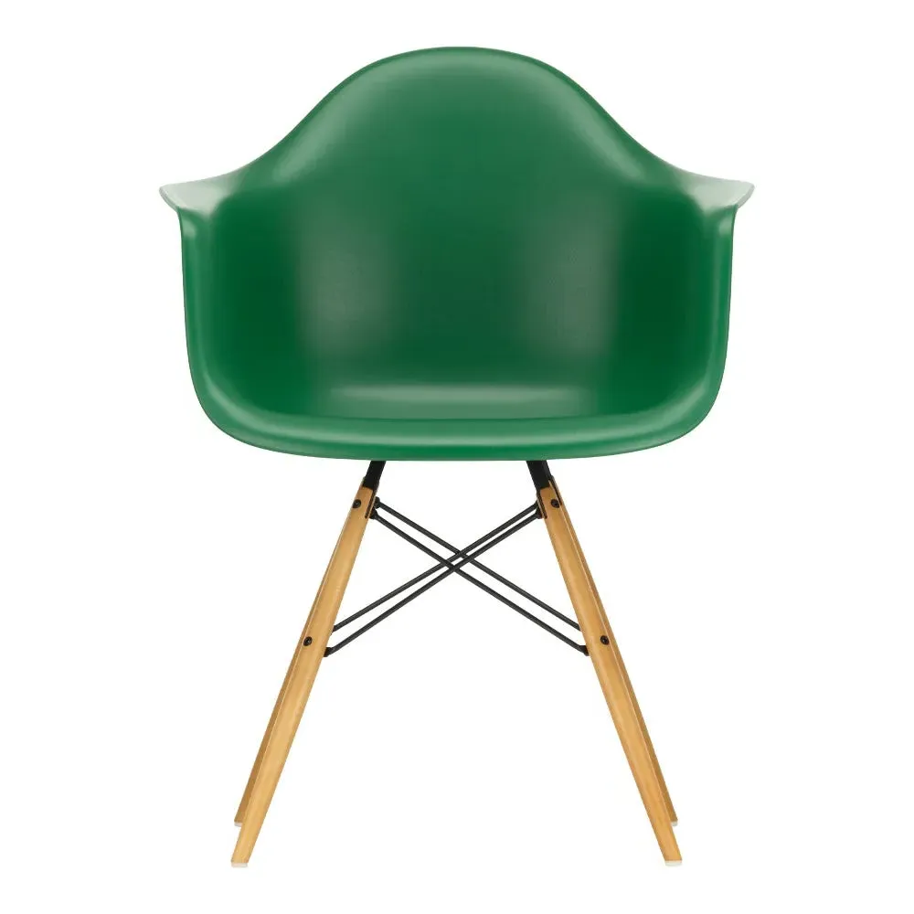DAW Armchair with Maple Base - Emerald, Polypropylene