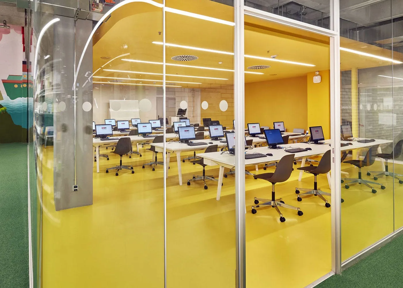 Swivel Office Chair with Castors - Yellow