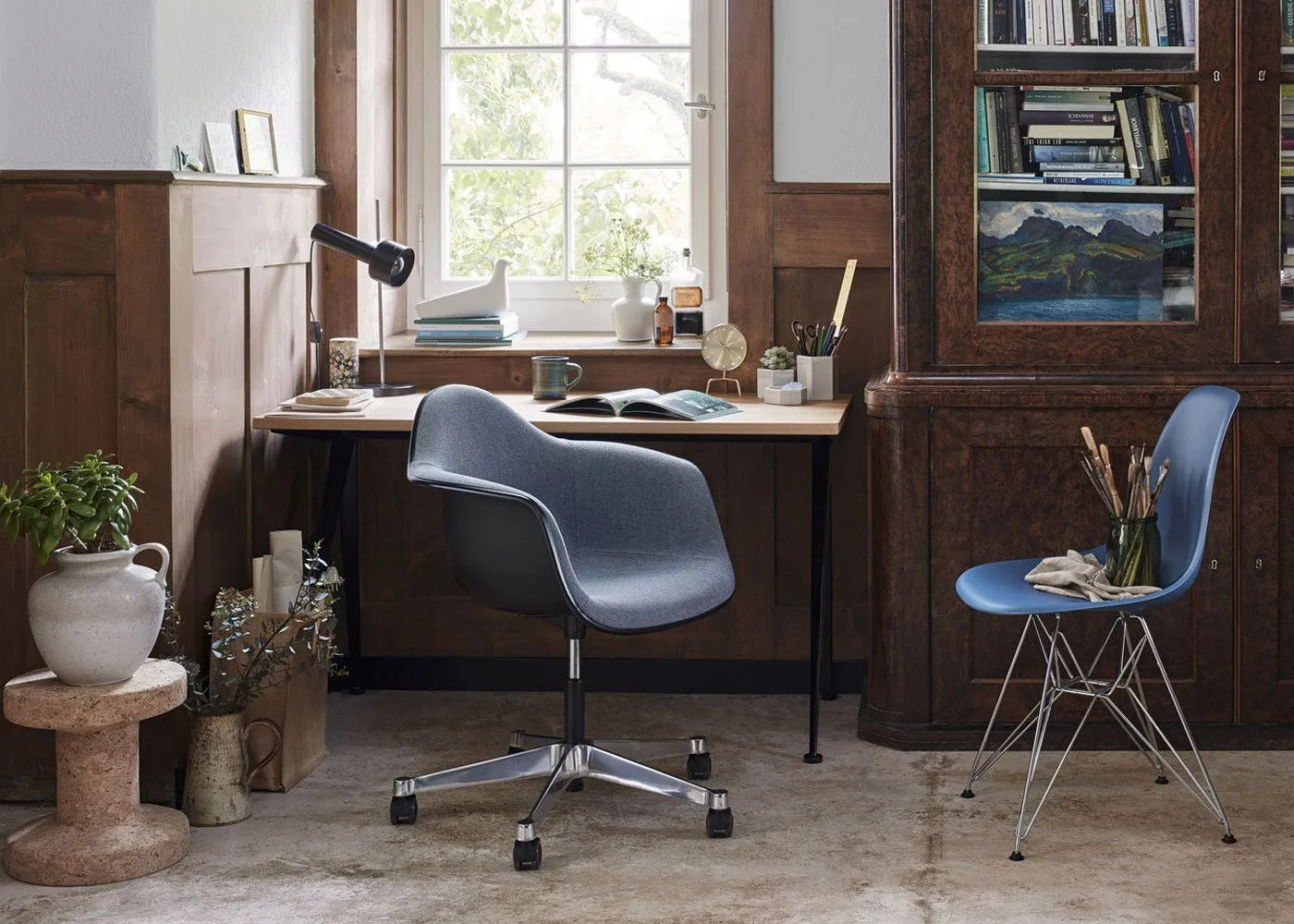 Upholstered Shell Chair with Wheels - Light Grey