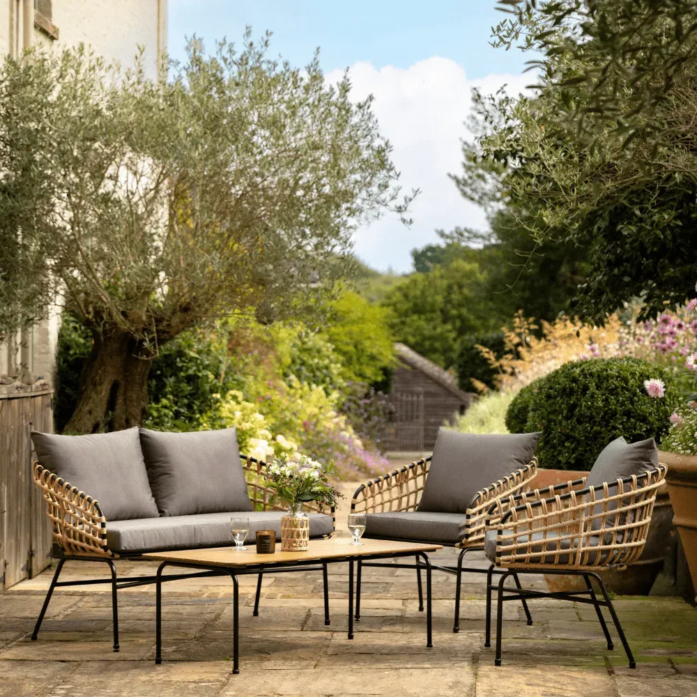 4-Seat Outdoor Lounge Set with Table - Grey image