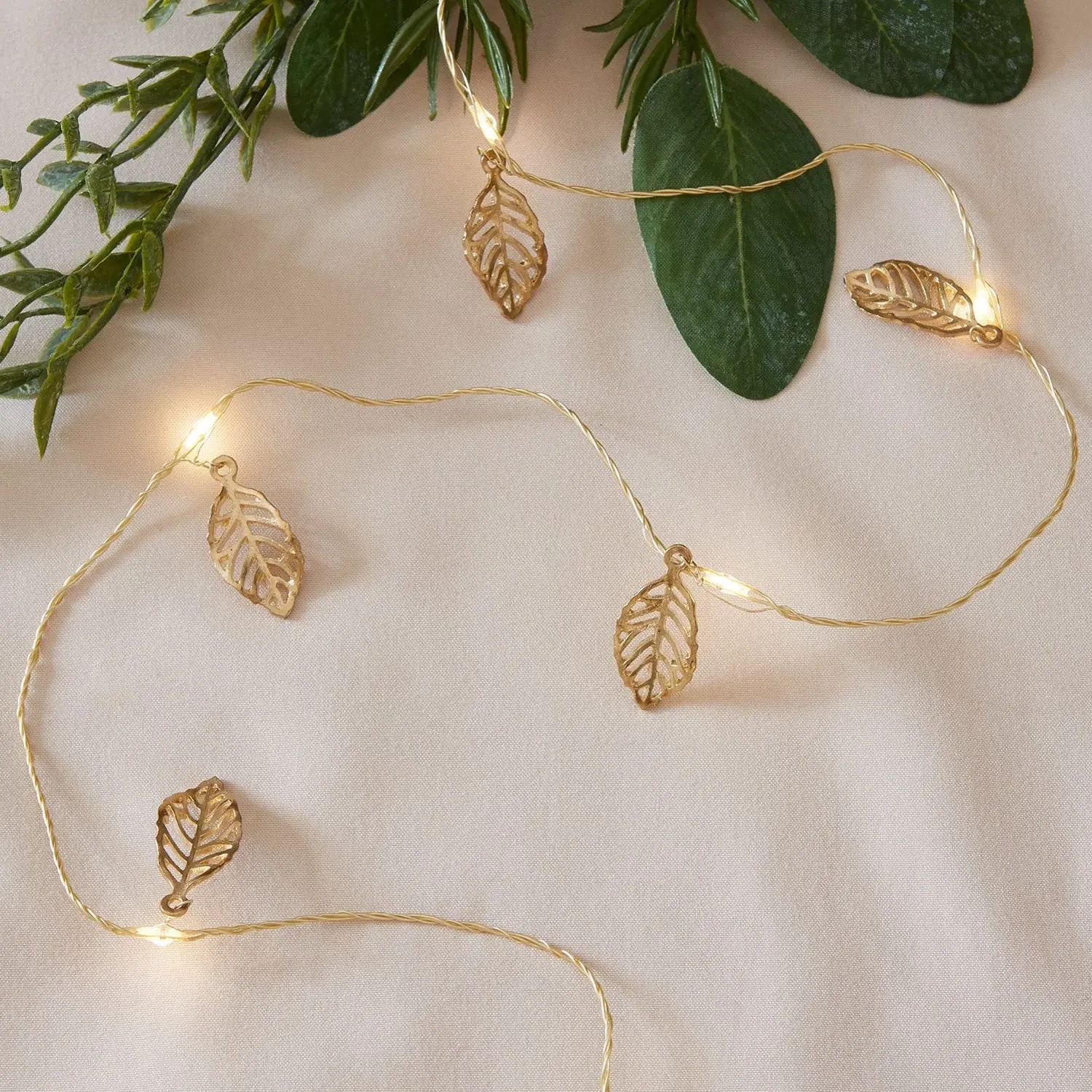 20-LED Fairy Lights with Leaves - Gold