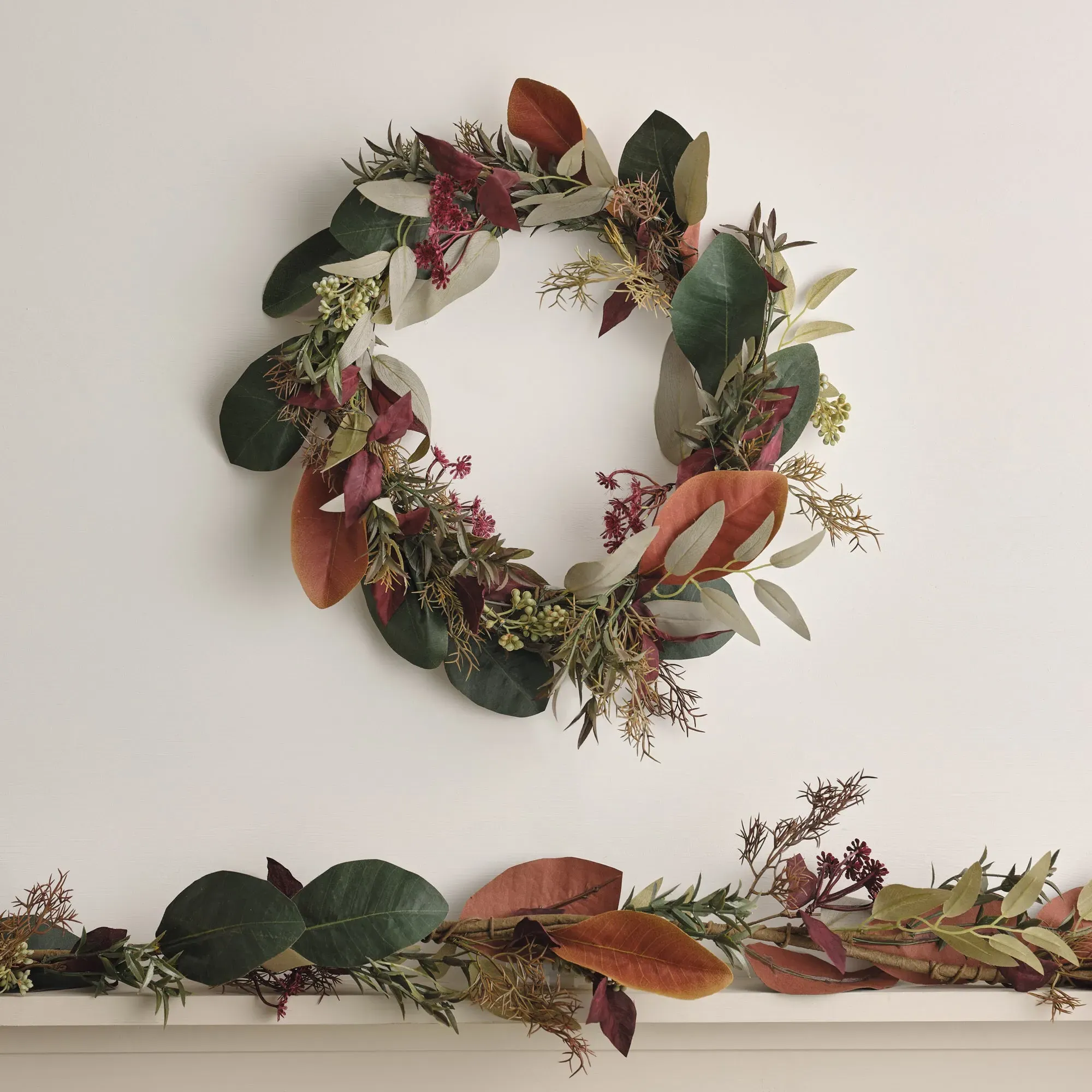 40cm Autumn-Winter Wreath - Mixed Foliage
