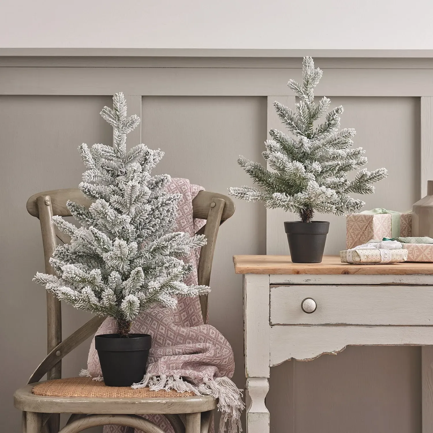 45cm Snow Covered Mini Christmas Tree - Black Pot