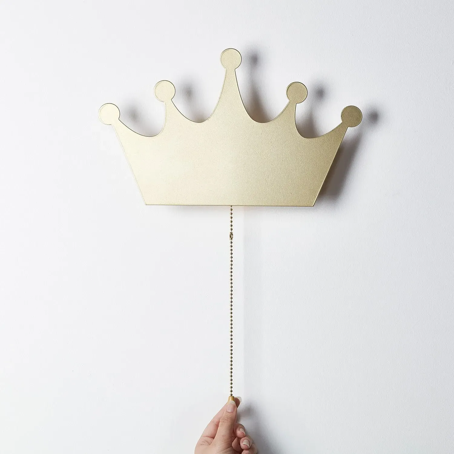 Crown Wall Light with Pull Cord - Gold, Metal