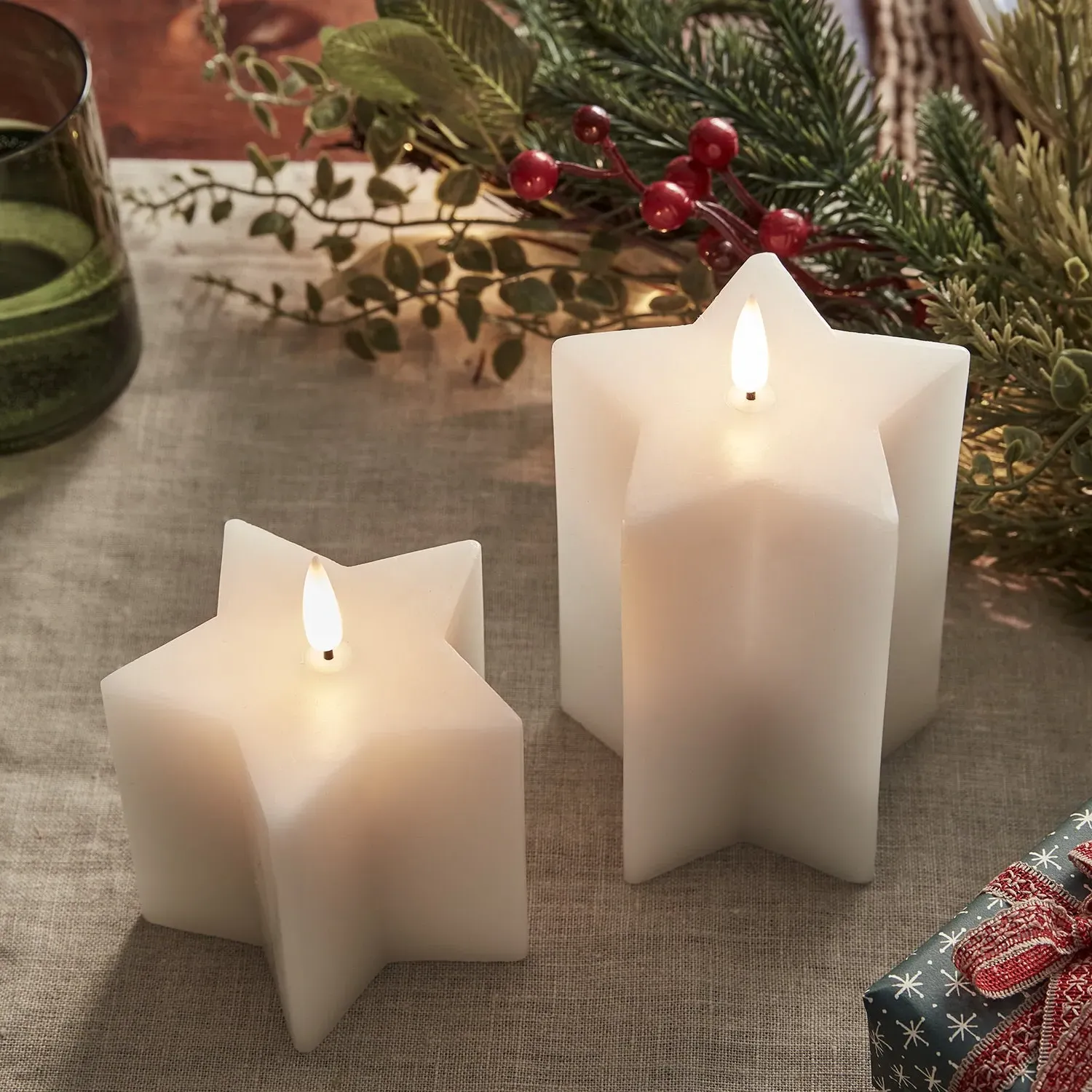 Star Candle Duo with LED Flame - White, Wax image