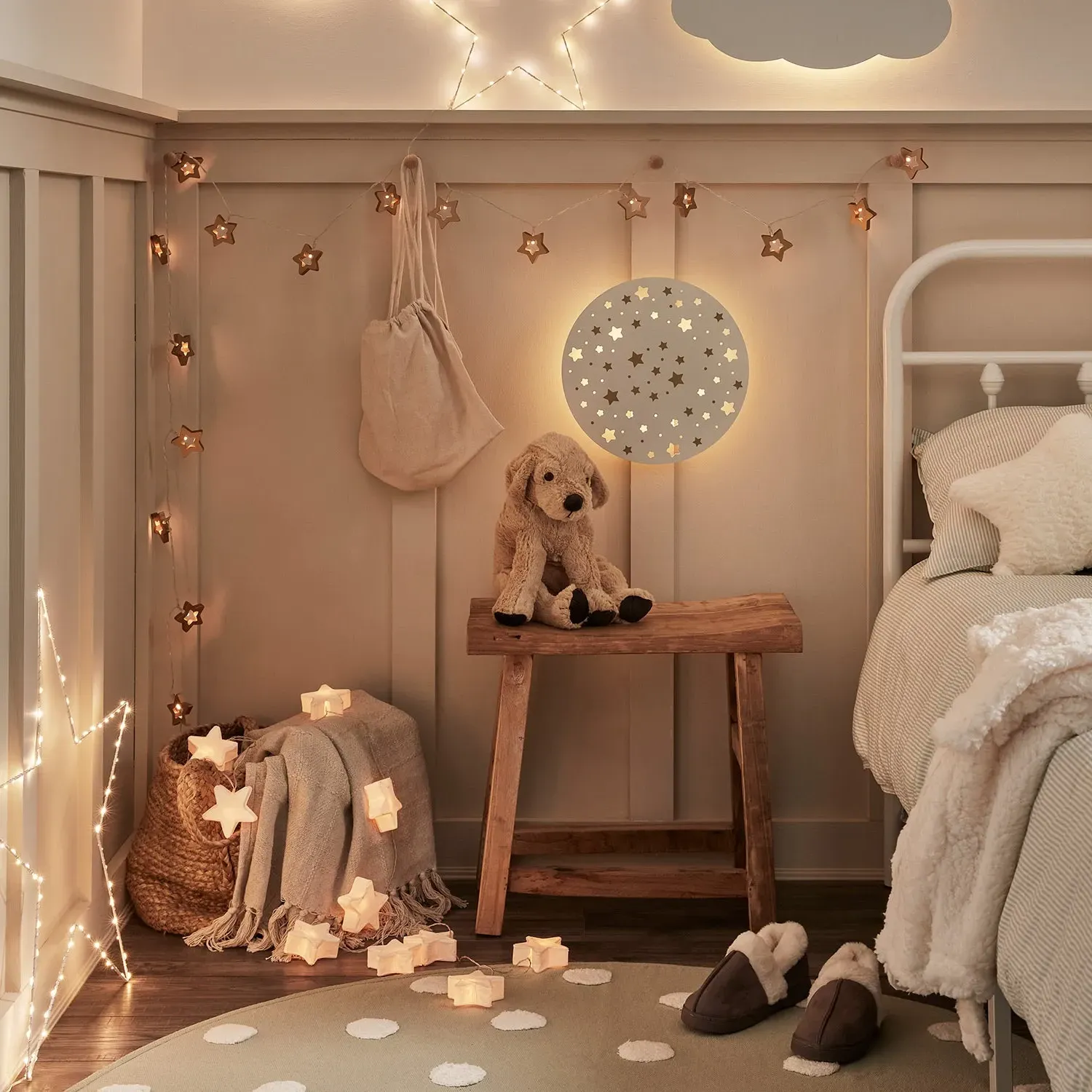 Star String Lights with Timer - Warm White, Wood
