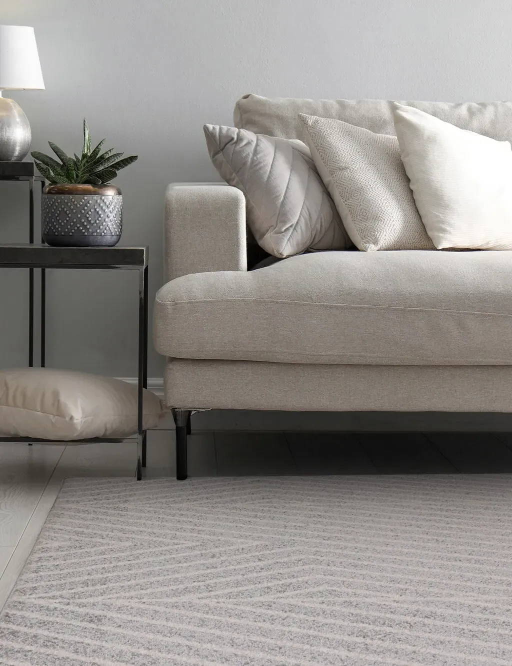 Medium Linear Rug - Grey