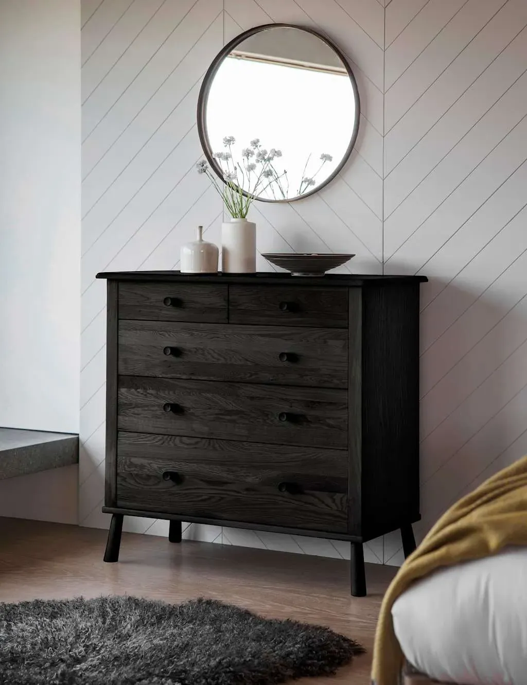 5 Drawer Chest with Turned Handles - Black, Oak image