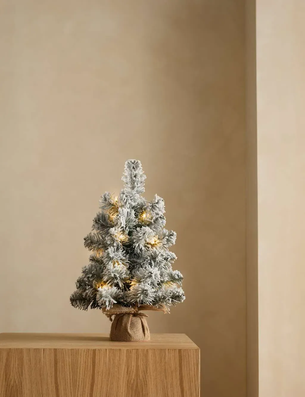 1.5ft Pre-lit Christmas Tree - White Mix image