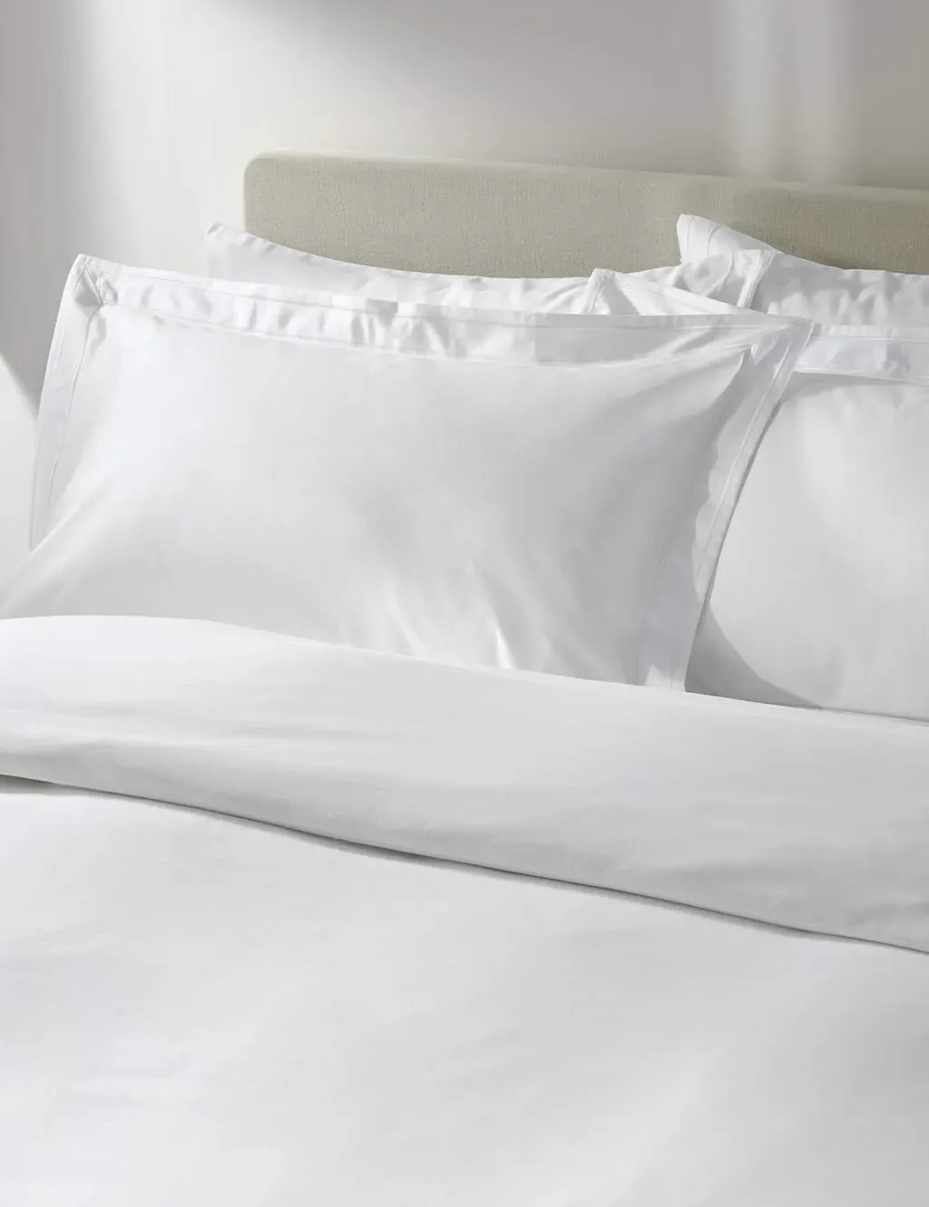 King Size Bedding Set 1000 Thread Count - White image