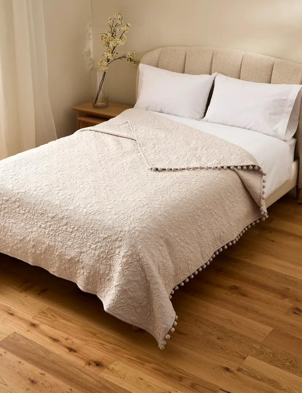Medium Bedspread Embroidered - Light Grey, Cotton image