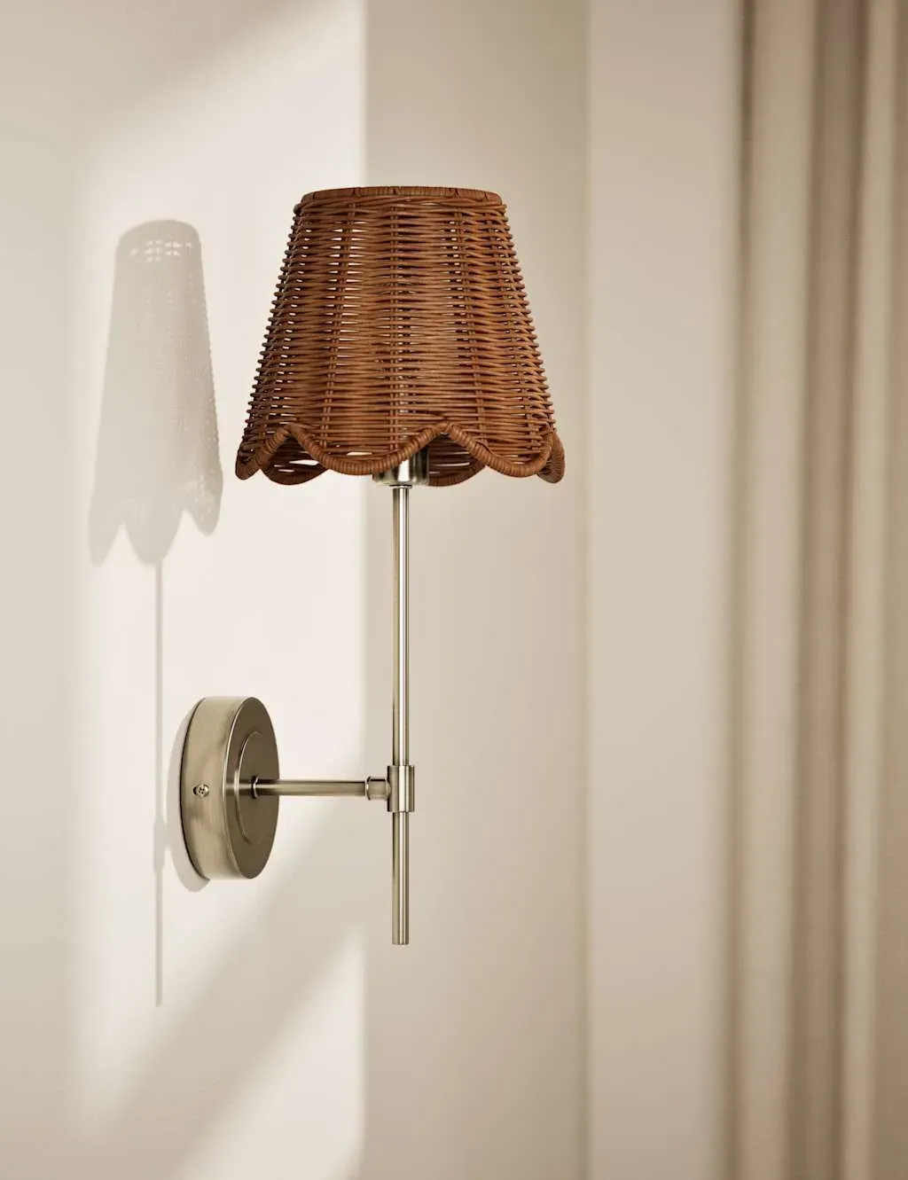 Scalloped Wall Light - Natural, Wicker image