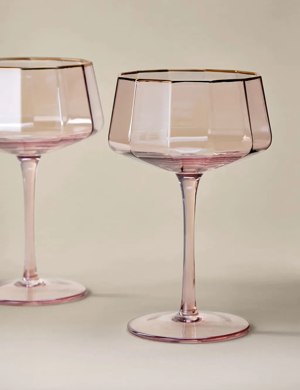 Set of 2 Coupe Glasses with Gold Rim - Pink image