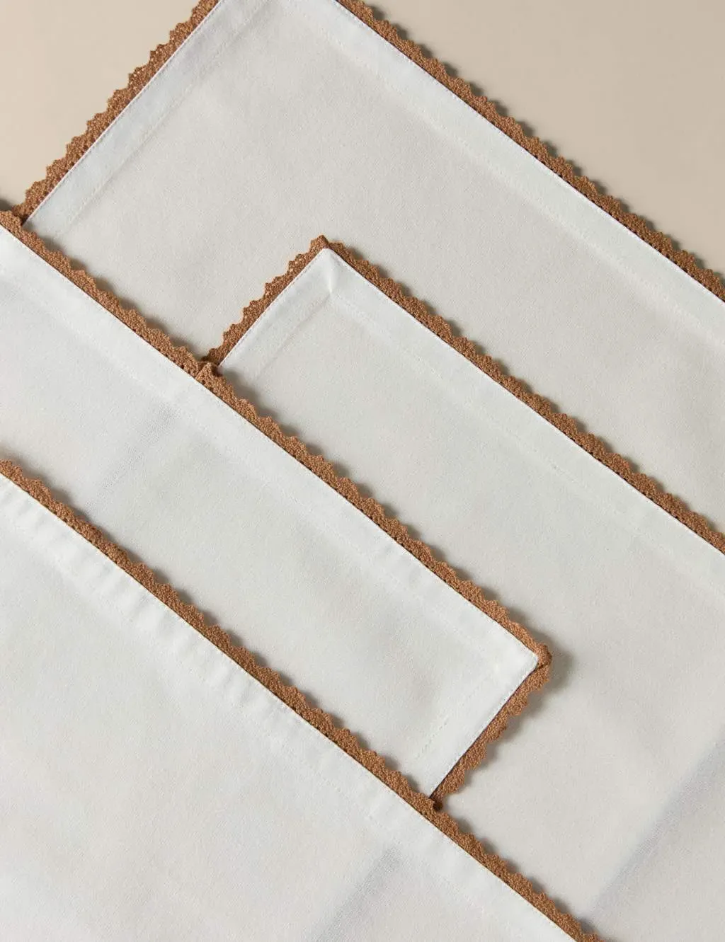 Set of 4 Napkins with Lace Border - Cotton image