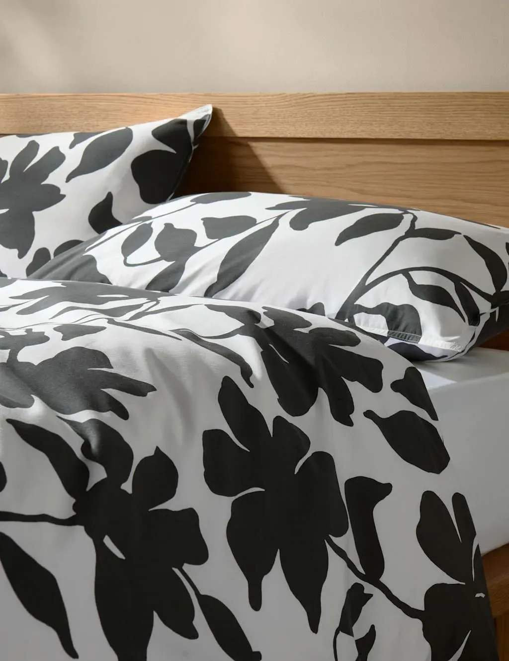 Single Bedding Set Floral - Black Mix, Cotton image