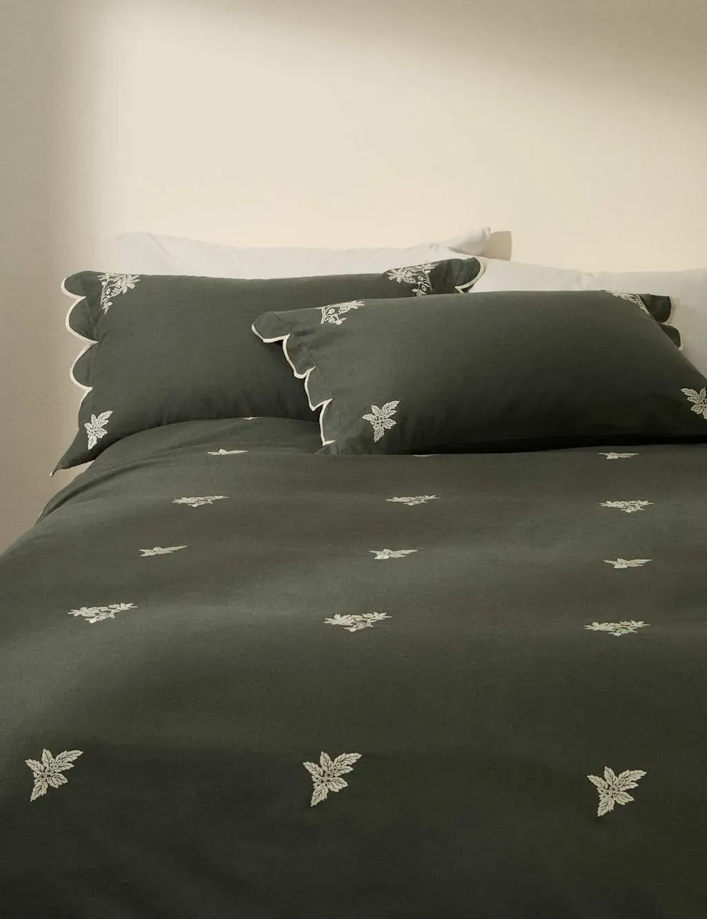 Single Bedding Set Floral Embroidered - Green image