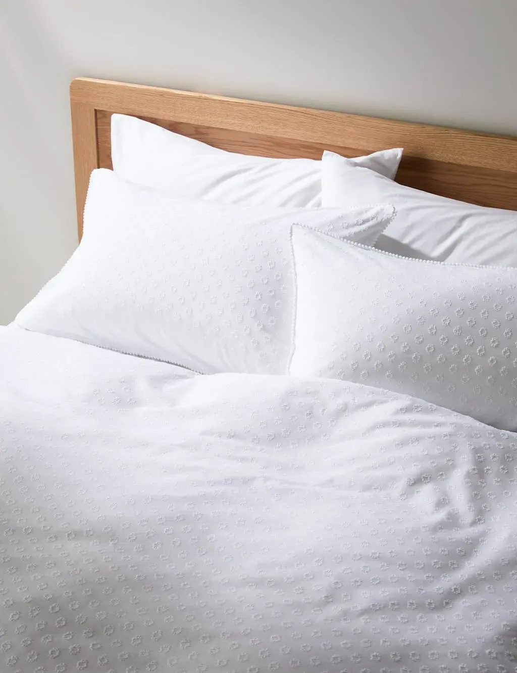 Single Bedding Set Pom Pom Dobby - White, Cotton image