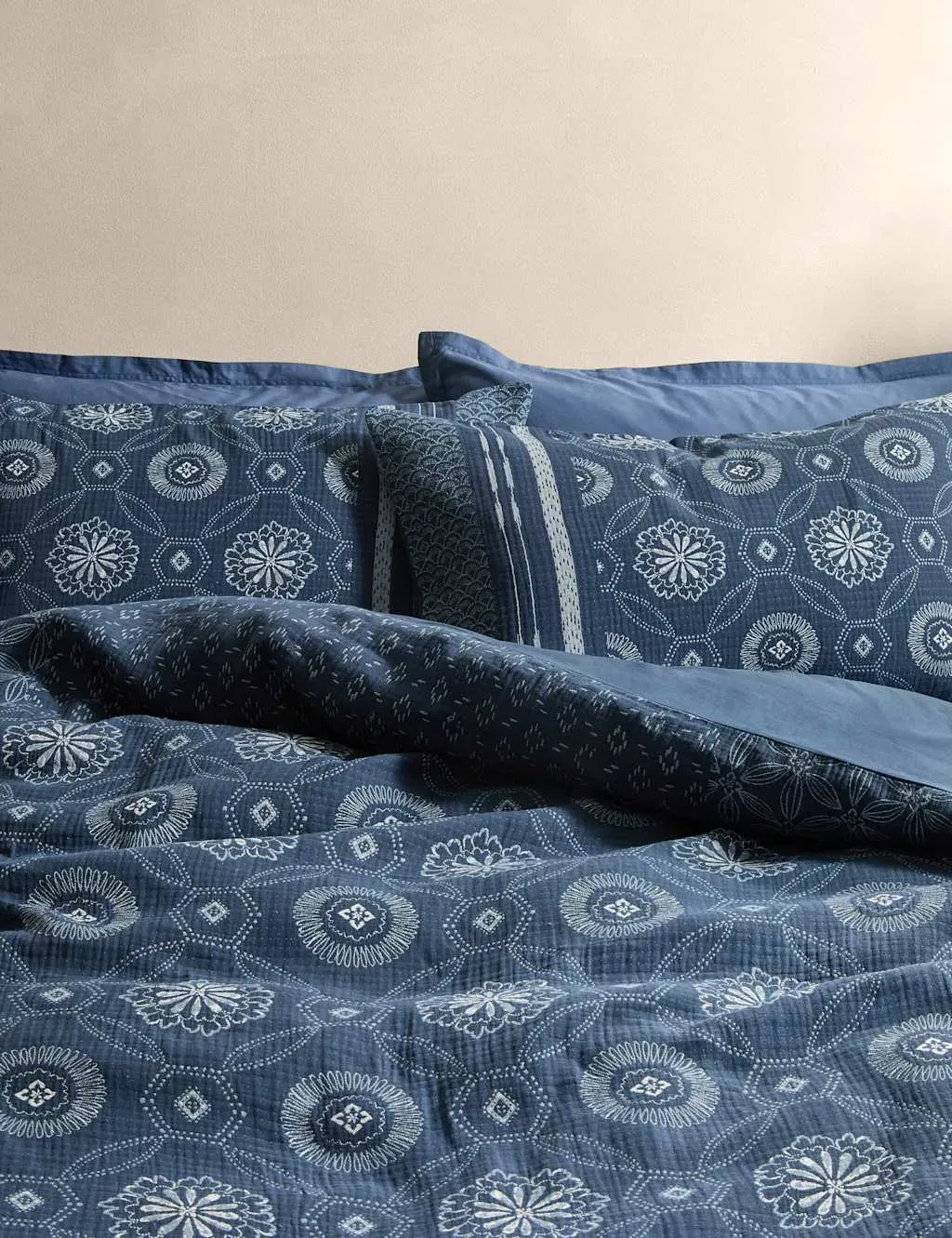 Double Bedding Set Jacquard - Carbon Blue, Cotton image