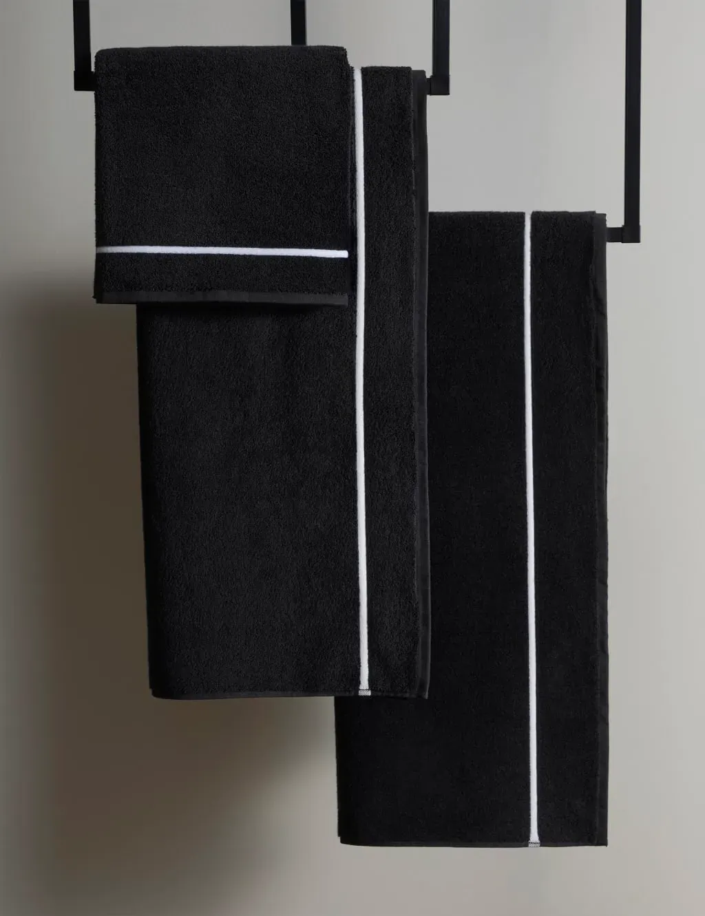 Bath Towel with Contrast Border - Turkish Cotton image